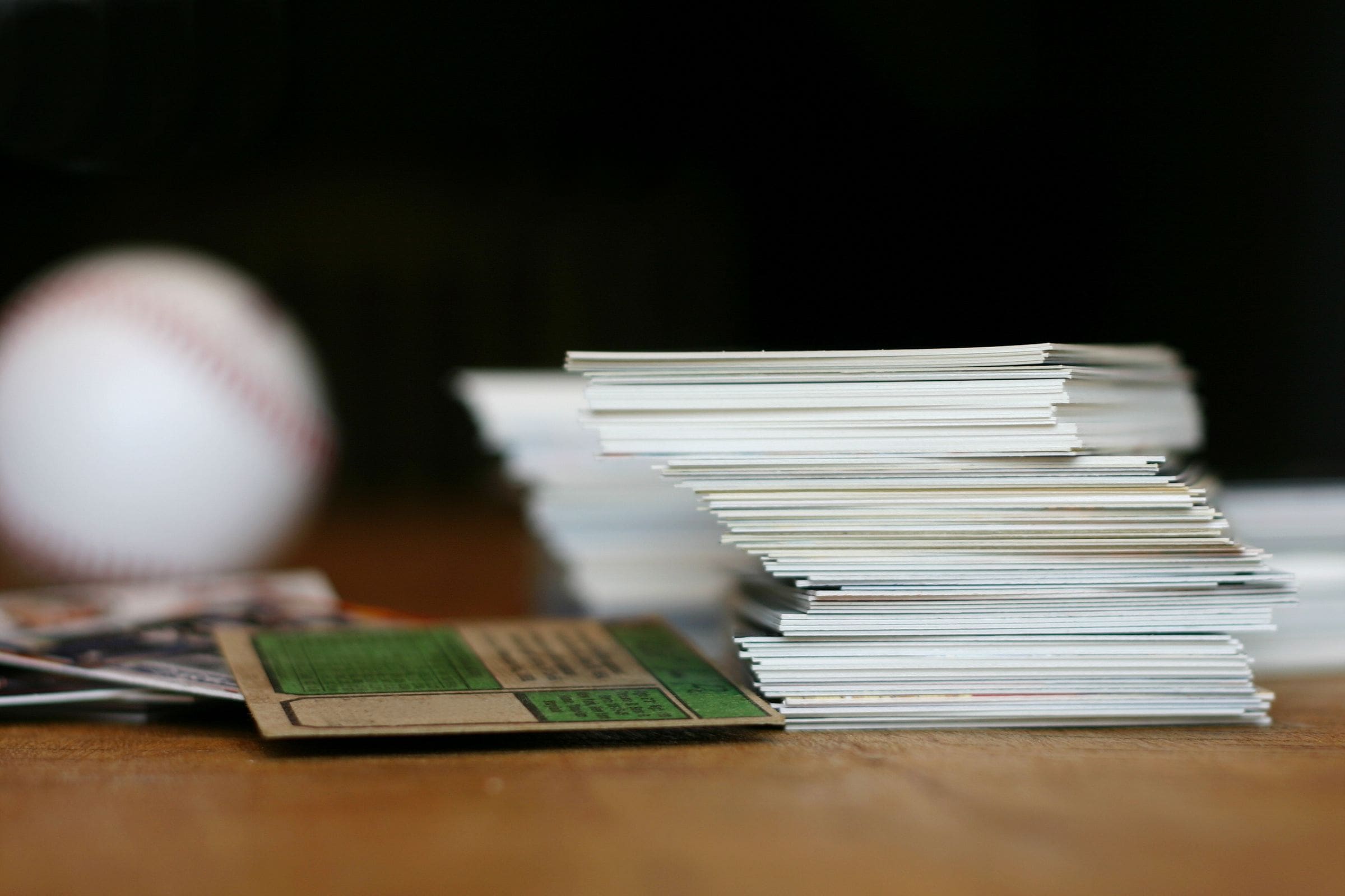 Baseball card holders – how to choose them